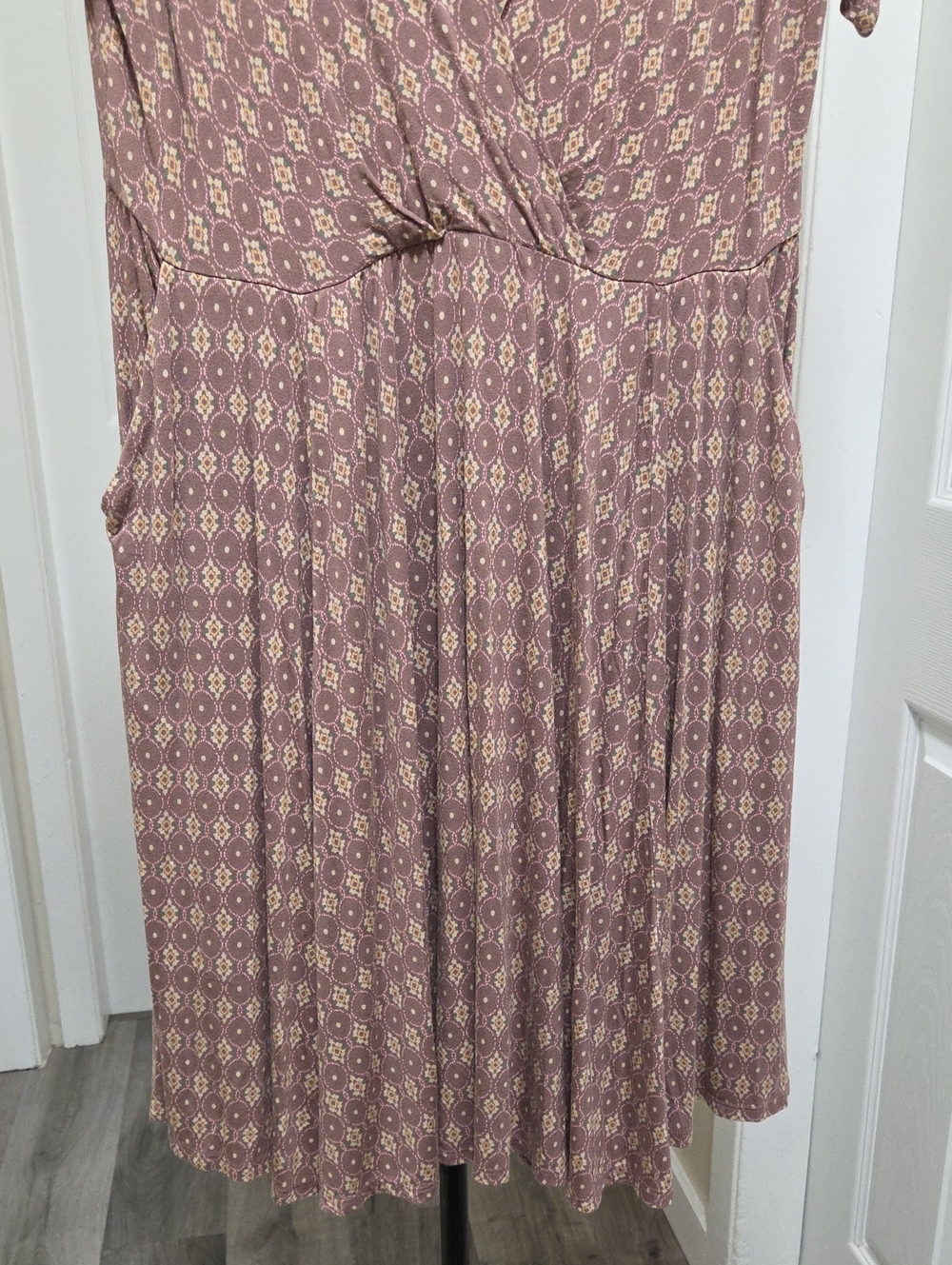 Torrid Plus Size Mauve Geo Print Knotted Waist Midi Dress Pockets Stretch Boho - Picture 4 of 10